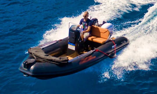 Fost Shadow 4.5m self-drive boat for rentals in Sifnos