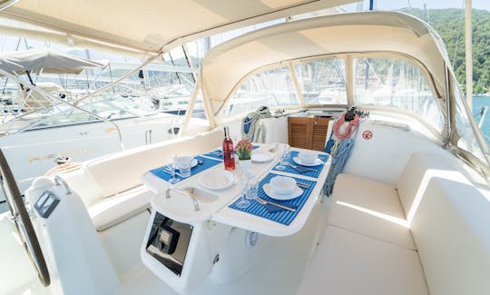 Velero Beneteau Cyclades de 39 pies para alquilar en 2007