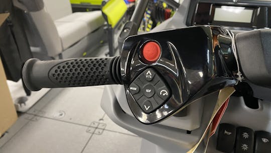 2023 イリノイ州カーペンターズビルでの21フィートシードゥースイッチポンツーンボートレンタル（8席）