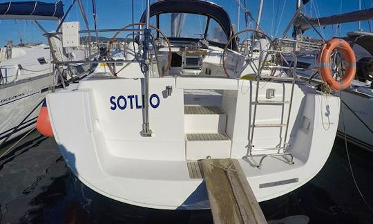 Spend a few days aboard our spacious 4 cabin Sailingboat - with/without captain