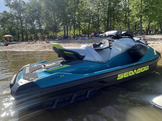 Pedalea con estilo: ¡moto de agua Sea-Doo con altavoces Bluetooth!