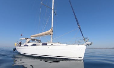 2007 Beneteau Cyclades 39' Sailboat for Charter