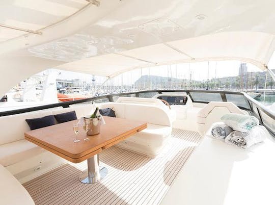 Yacht de luxe à Barcelone - location à l'heure, location à la journée