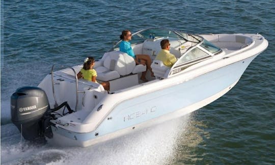 Barco deportivo Robalo R227 de 23' en Miami Beach