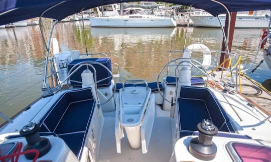 Jeanneau 39i Julia Sailing Yacht in NY Harbor