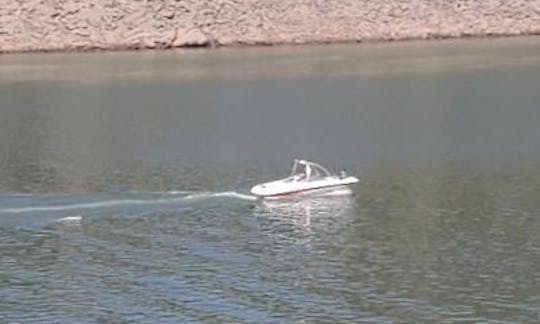 Bote de esquí Bayliner de 18 pies para 8 personas con portaequipajes en Denver, Colorado