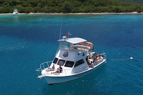 Custom Newton 36 Power Boat To Visit The Cordillera Cays (Icacos, Palominos, or Lobos)