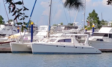 Catamaran à voile Leopard de 47 pieds sur le lac Clear et la baie de Galveston