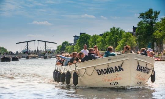 35-43 persons: 'Damrak Gin Hal Canal Boat' in Amsterdam (100% electric)