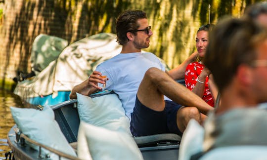 30-35 persons: 'Oceans Canal Boat' in Amsterdam, Netherlands (100% electric)