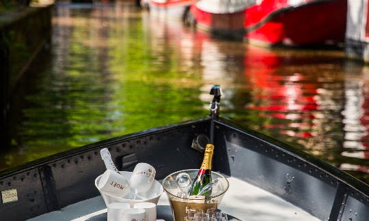 10-12 persons: 'Curacao Canal Boat' in Amsterdam, Netherlands (100% electric)