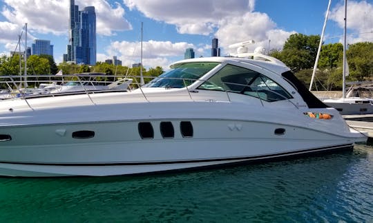 Captained 51' Sea Ray Sundancer Luxury Yacht in Chicago, Illinois
