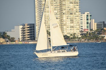 Iate à vela de luxo privado de 30 pés nas baías e ilhas de Mazatlan