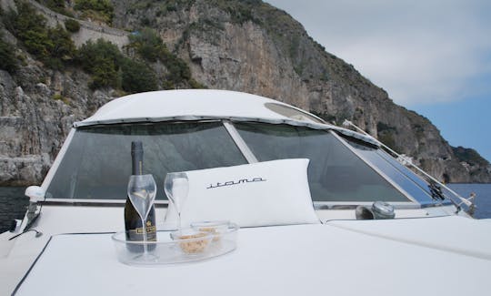 Rent a 38' Itama Motor Yacht in Positano Campania