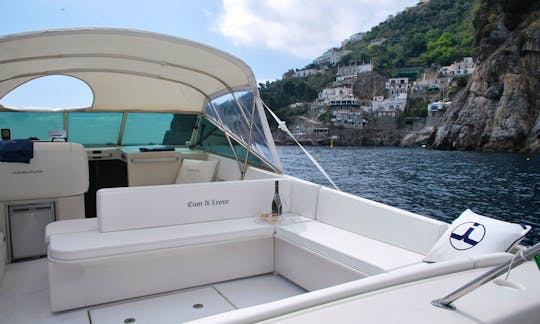 Rent a 38' Itama Motor Yacht in Positano Campania