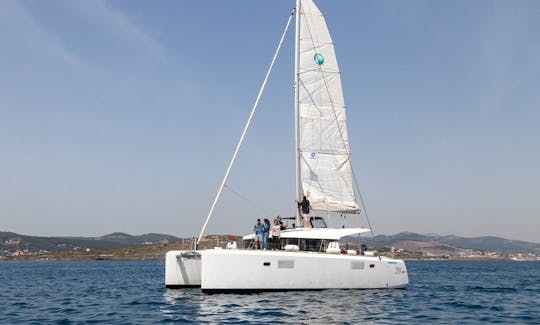 Férias perfeitas no catamarã de cruzeiro Lagoon 39 2015 em Lavrio, Grécia