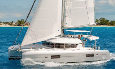 Alquile el catamarán de crucero Lagoon 42 con aire acondicionado en Lavrio, Grecia