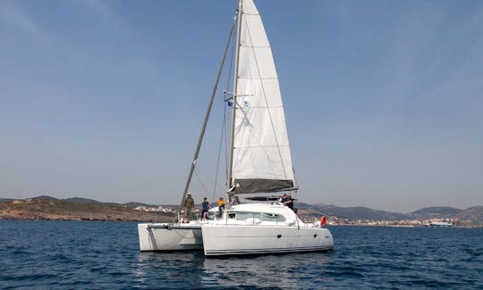 Beautiful Lagoon 380 S2 Cruising Catamaran in Lavrio, Greece