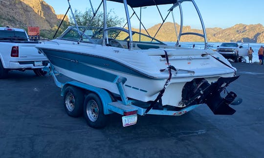 Rent an Awesome 20’ Sea Ray Signature. Tubes, skies and wakeboard included.