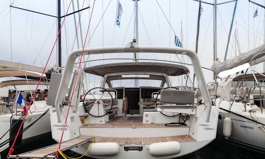 Velero Beneteau 50 2016 con motor de 75 CV en Lavrio