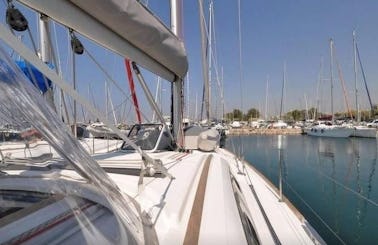 Oceanis 40 Sailing Yacht Charter with 29 Hp Engine in Lavrio