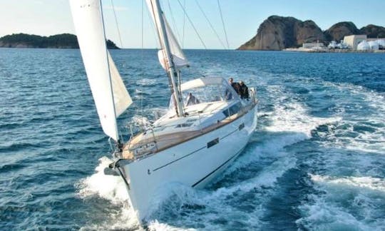 Oceanis 45 Sailing Yacht Charter in Lavrio, Greece