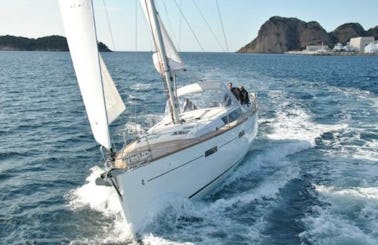 Oceanis 45 Sailing Yacht Charter in Lavrio, Greece