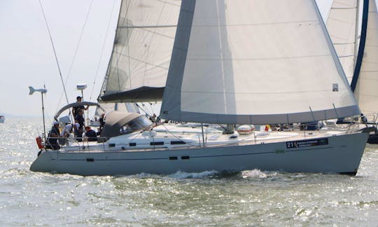 Sailing with class and comfort at Nieuwpoort Belgium on Beneteau 473