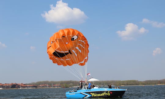 Enjoy Parasailing in Zeewolde, Netherlands