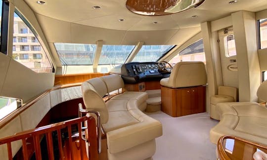 Sunseeker 64 Luxury Fly Bridge Yacht in Cancún, 5 hours minimum rental