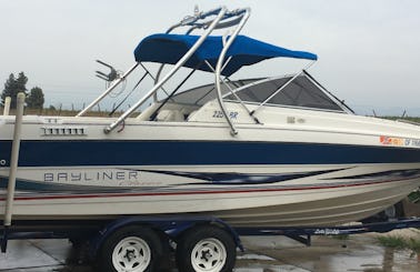 22’ Spacious Open Bow Family Boat from Sanger, Ca. (2 day Minimum)