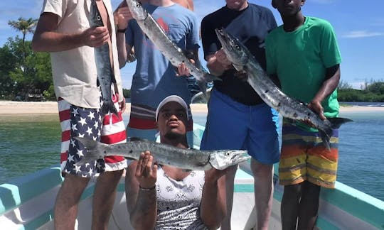 Excursions en bateau et locations de pêche sur une pirogue de 28 pieds à Buccoo, Tobago