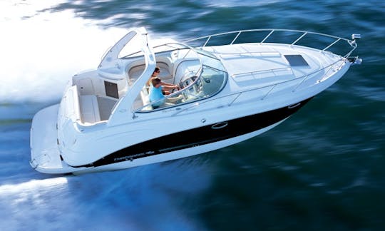 Beautiful Chaparral 290 Signature Cruiser in Harrison charter Township, Michigan