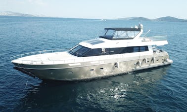 Luxury 88' Motor Yacht Charter in İstanbul, Turkey