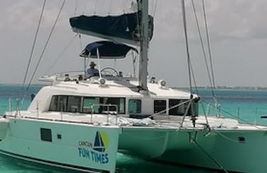 FUNTIMES Catamaran rental Cancun Isla Mujeres GMBFUN440