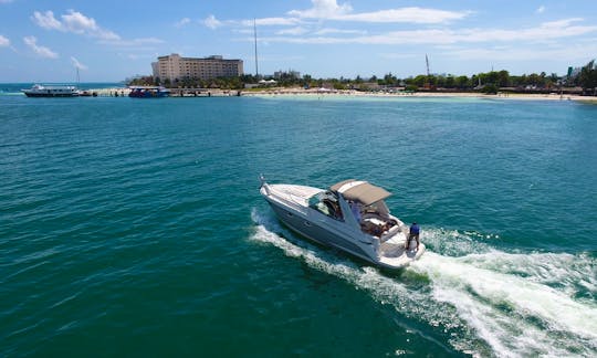 37' Monterrey yacht in Cancún Isla Mujeres snorkel tour