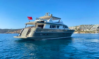 San Lorenzo SL 82 Motor Yacht Charter in Muğla, Turkey