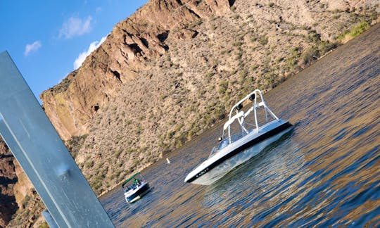 1997 Four Winns Powerboat for Rent in Tempe!! Water toys included!