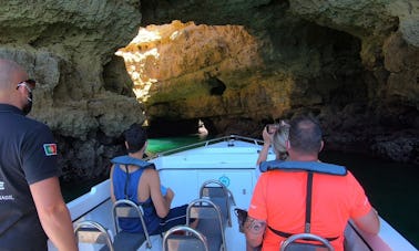 Grottes de Benagil - Excursion privée en bateau dans les grottes de Benagil au départ d'Armacao de Pera, en Algarve