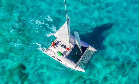 4 Persons 24' Cruising Catamaran in Cancún, Mexico For Charter