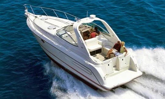 Maxum 3300 SCR Motor Yacht Perfect for any occasion