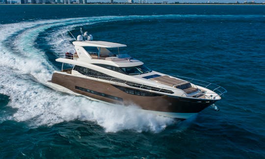 75 Prestige - Modern & Sleek Motor Yacht in Palm Beach