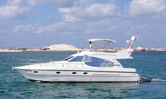 Luxury Yacht Charter in Dubai holds up to 10 people