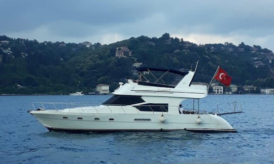 Spacious and Cozy Yacht Charter that can hold up to 10 people in İstanbul