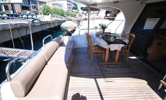 Spacious and Cozy Yacht Charter that can hold up to 10 people in İstanbul