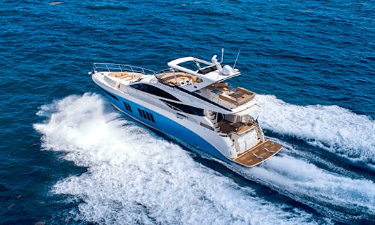 New 65′ Searay Sundancer Motor Yacht in The Bahamas