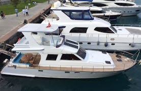 10 Person Motor Yacht Rental in İstanbul, Turkey