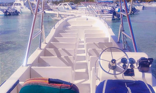 27ft Motorized Fast Boat Rental in Los Melones, Dominican Republic