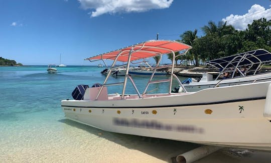 Lancha rápida motorizada de 36 pés em Los Melones, República Dominicana