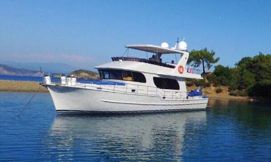 A perfect yacht to charter in one of the best cities in Turkey